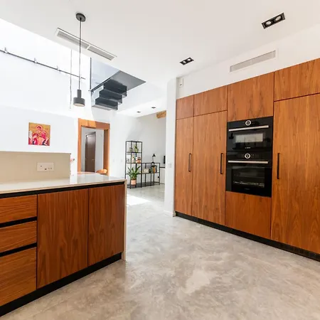 Modern Family Town House In Quaint Village Gudja