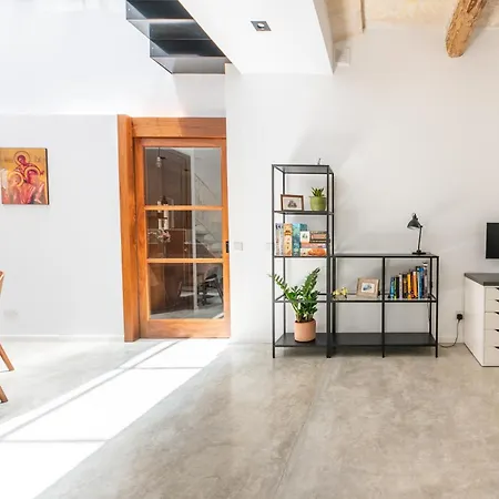 Modern Family Town House In Quaint Village 펜션